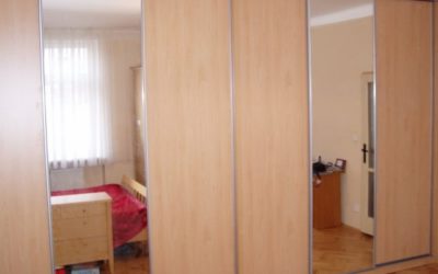 Vestavěné skříně 37