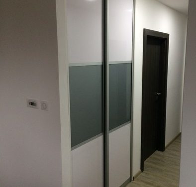 Vestavěné skříně 33